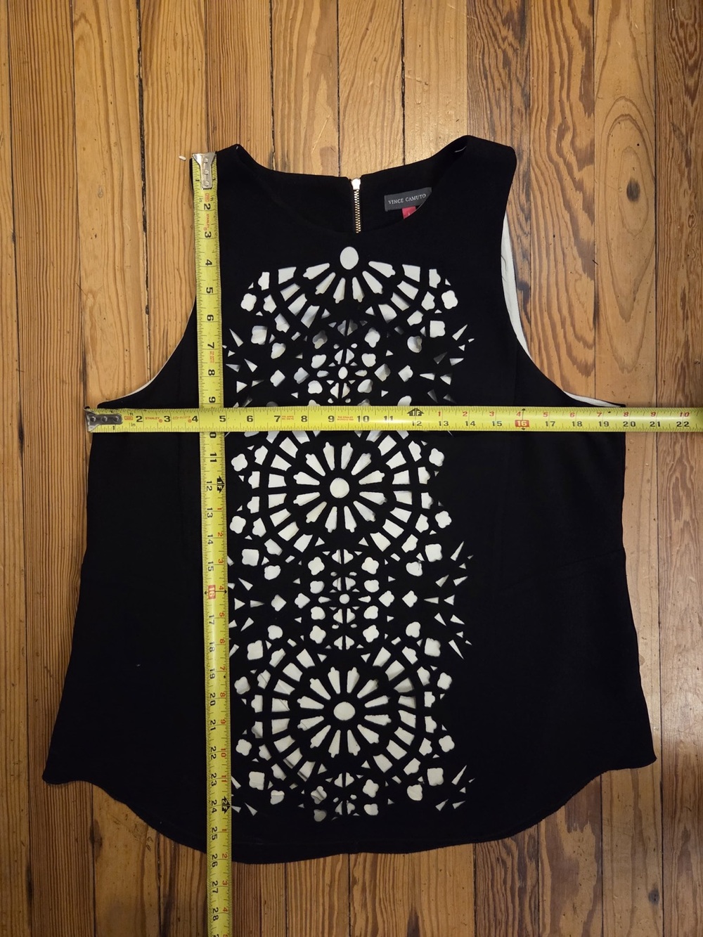 Vince Camuto Laser Cut Design Cream and Black Women Top - Picture 5 of 6